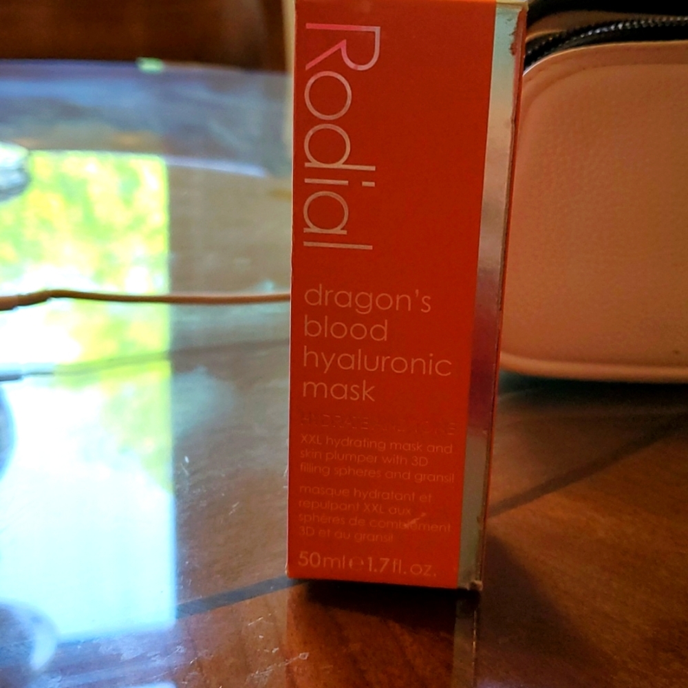 RODIAL dragon's  blood hyaluronic mask